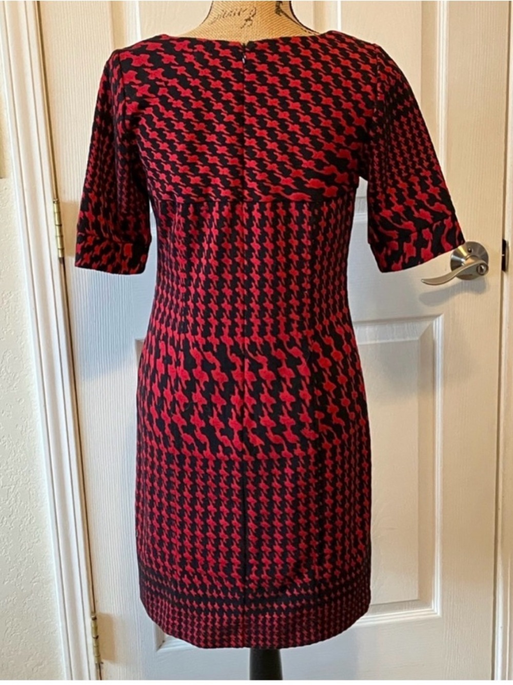 Rabbit Rabbit Rabbit Red & Black Houndstooth Midi Dress with Front Buttons - Picture 4 of 9